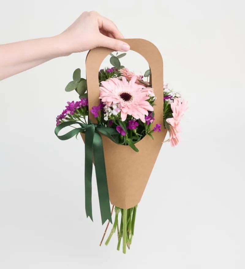 Kraft Taşımalı Bukette Pembe Gerbera ve Hüsnüyusuf