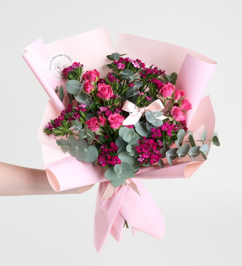 Krem Pudra Bukette Kurdeleli Pembe Çardak Güller