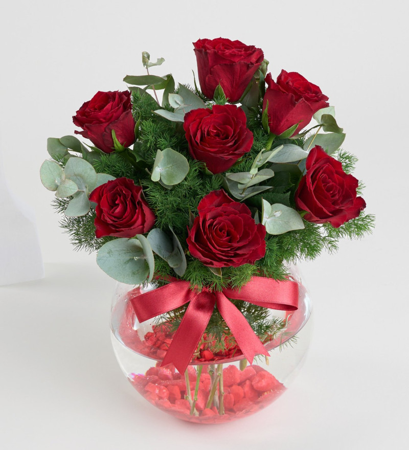 Paşabahçe Akvaryum Vazoda 7 Kırmızı Gül