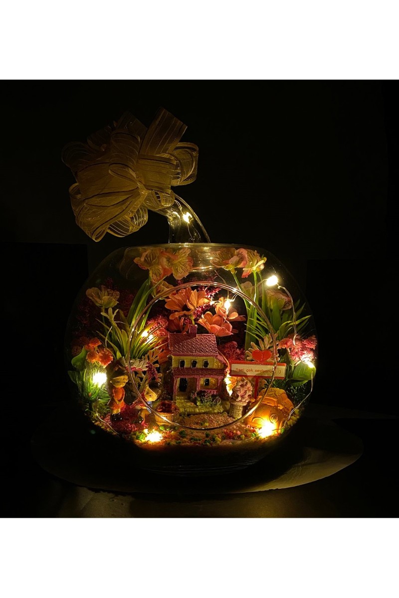 Teraryum Işıklı Güzel Bahçe